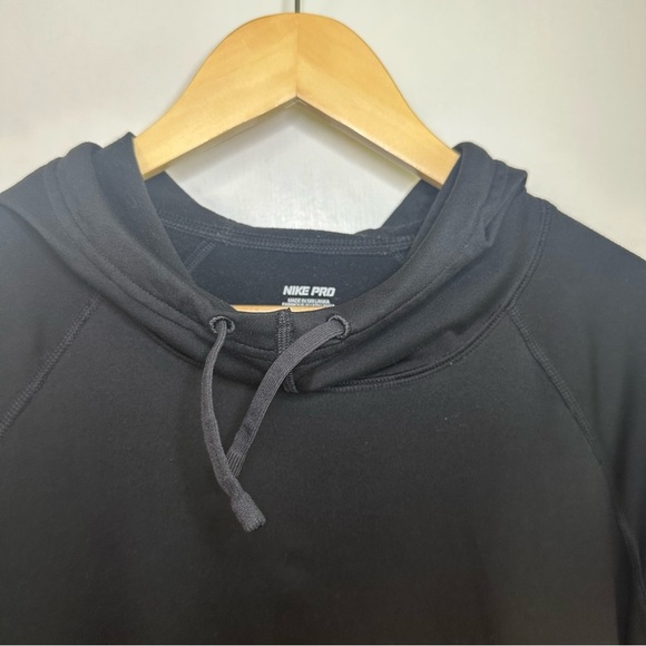 Nike Dri-Fit Women’s Thermal Hooded Cowl Neck Black Sweatshirt. Size: Large. - Picture 4 of 9